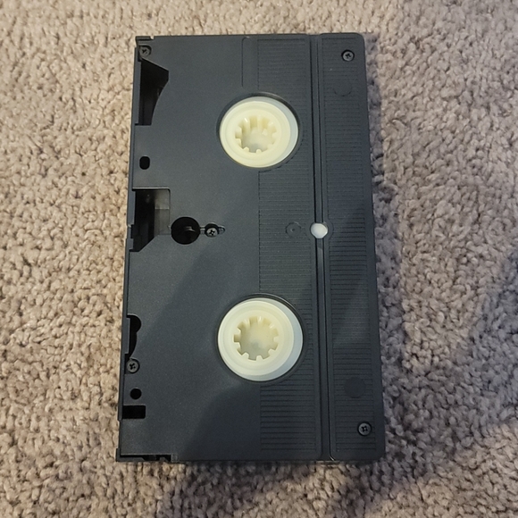 Vintage 1988 Twins VHS - Picture 8 of 8